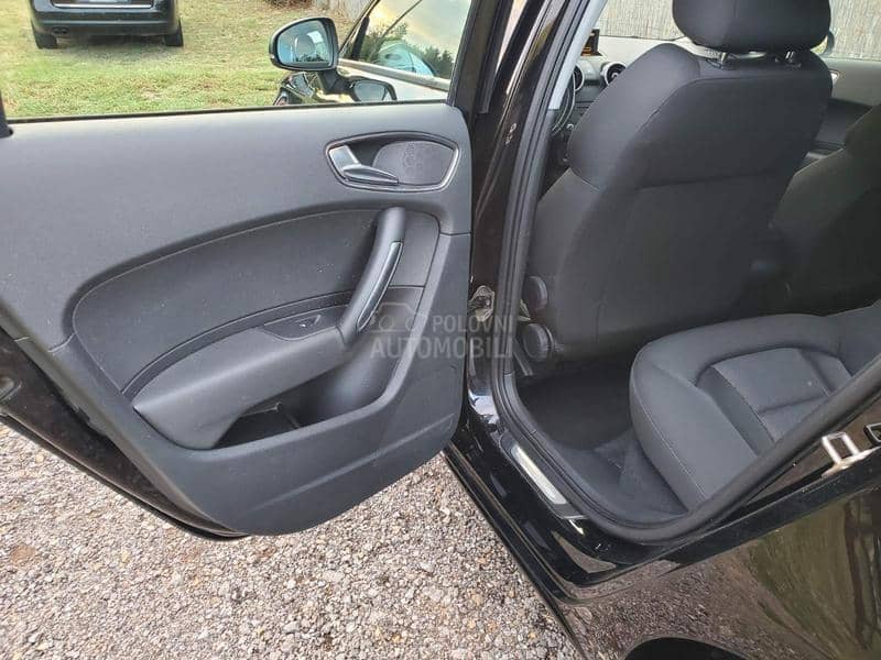 Audi A1 1.6TDI NAV/XSENO/LED