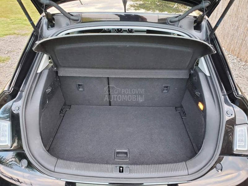 Audi A1 1.6TDI NAV/XSENO/LED