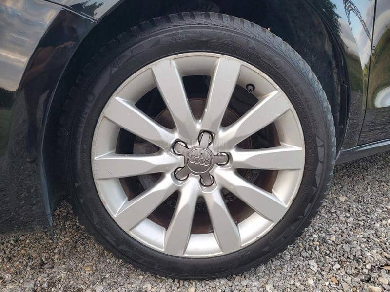 Audi A1 1.6TDI NAV/XSENO/LED