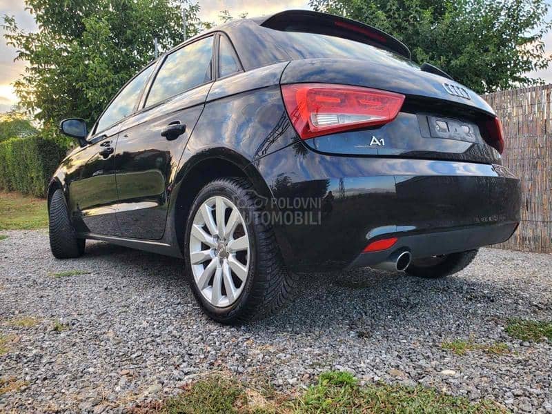 Audi A1 1.6TDI NAV/XSENO/LED