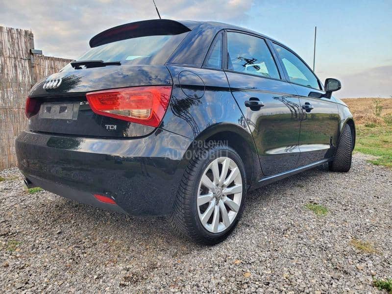 Audi A1 1.6TDI NAV/XSENO/LED