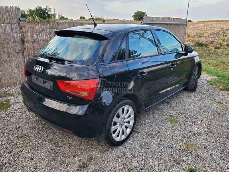 Audi A1 1.6TDI NAV/XSENO/LED