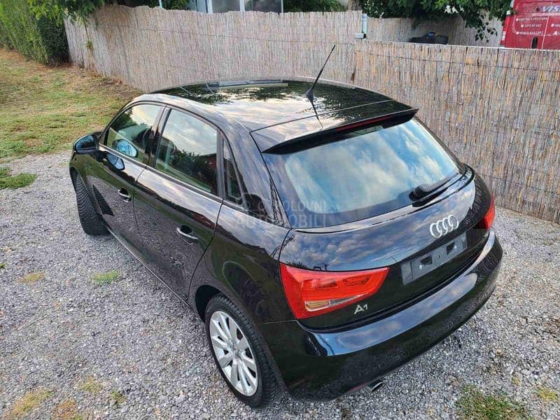 Audi A1 1.6TDI NAV/XSENO/LED