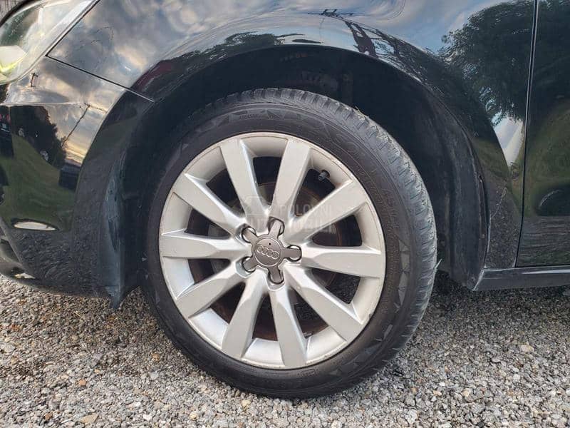 Audi A1 1.6TDI NAV/XSENO/LED