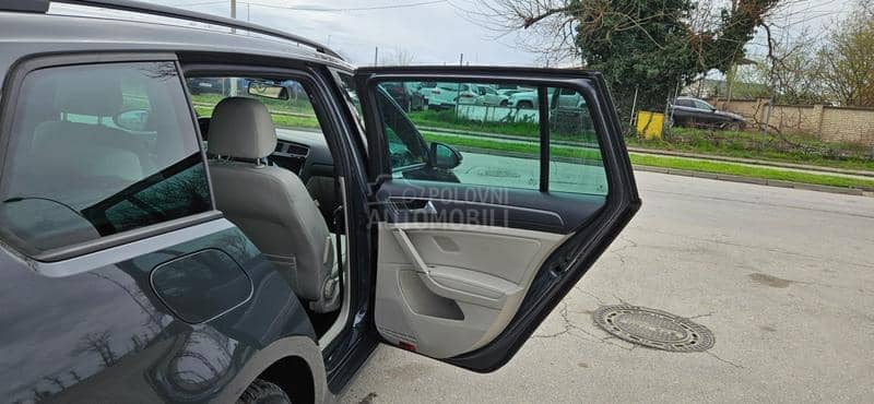 Volkswagen Golf 7 1.6TDI DSG/NAV/LED