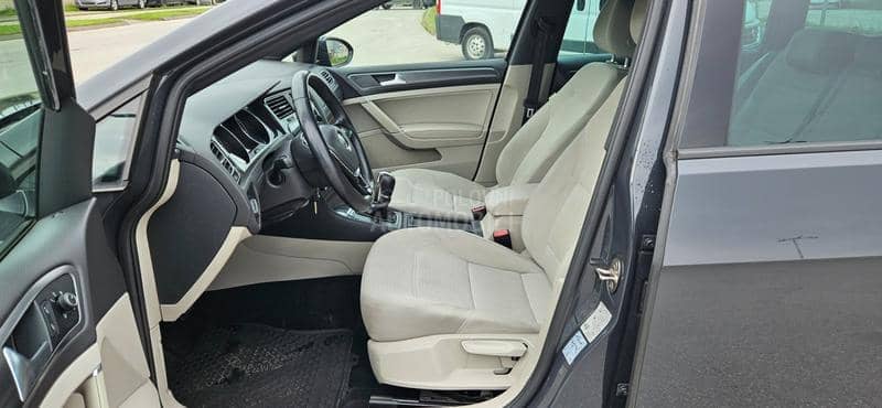 Volkswagen Golf 7 1.6TDI DSG/NAV/LED