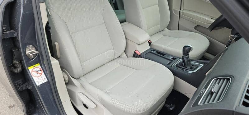 Volkswagen Golf 7 1.6TDI DSG/NAV/LED