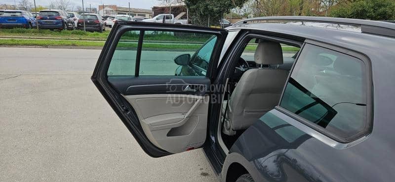 Volkswagen Golf 7 1.6TDI DSG/NAV/LED