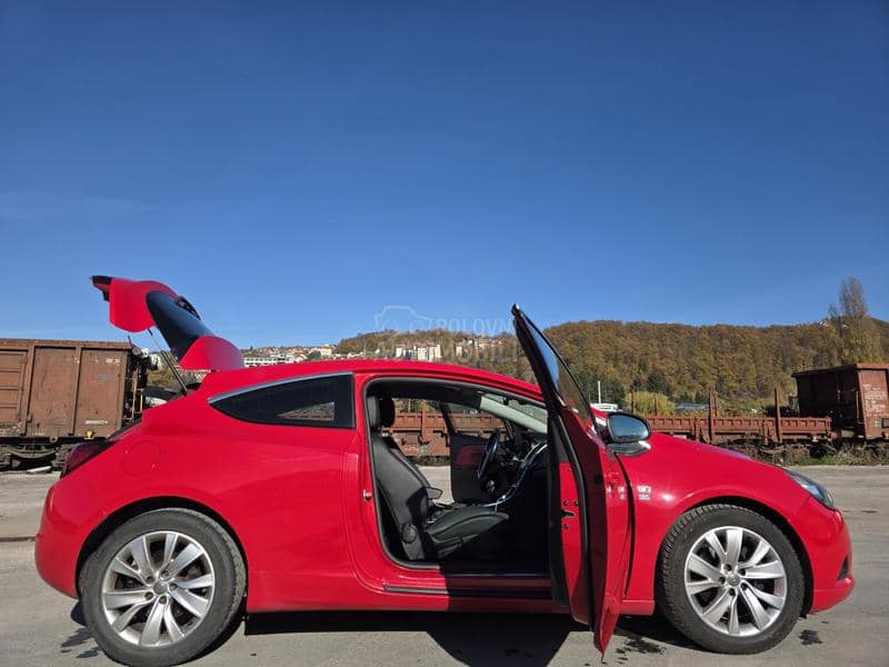 Opel Astra J SPORT GTC OPC