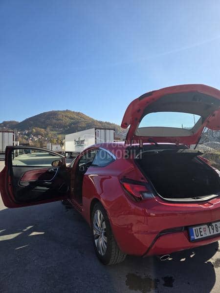Opel Astra J SPORT GTC OPC