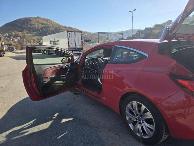 Opel Astra J SPORT GTC OPC