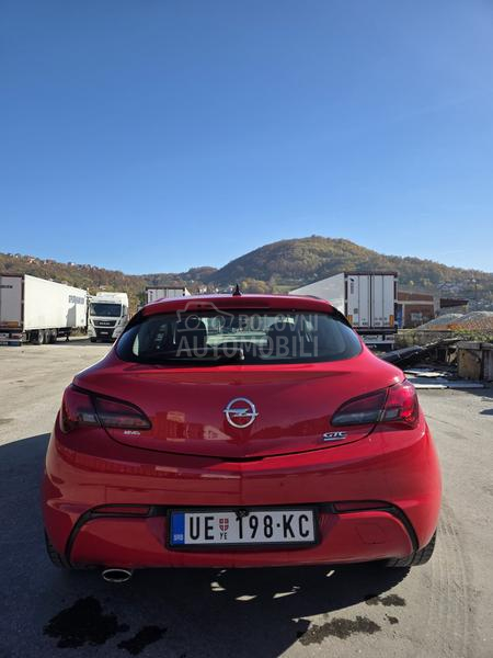Opel Astra J SPORT GTC OPC