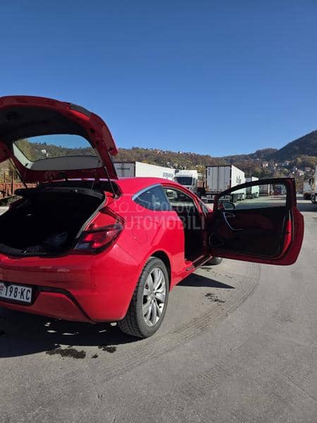 Opel Astra J SPORT GTC OPC