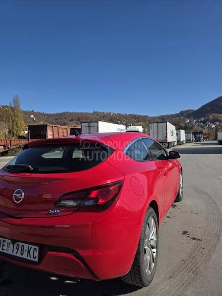 Opel Astra J SPORT GTC OPC
