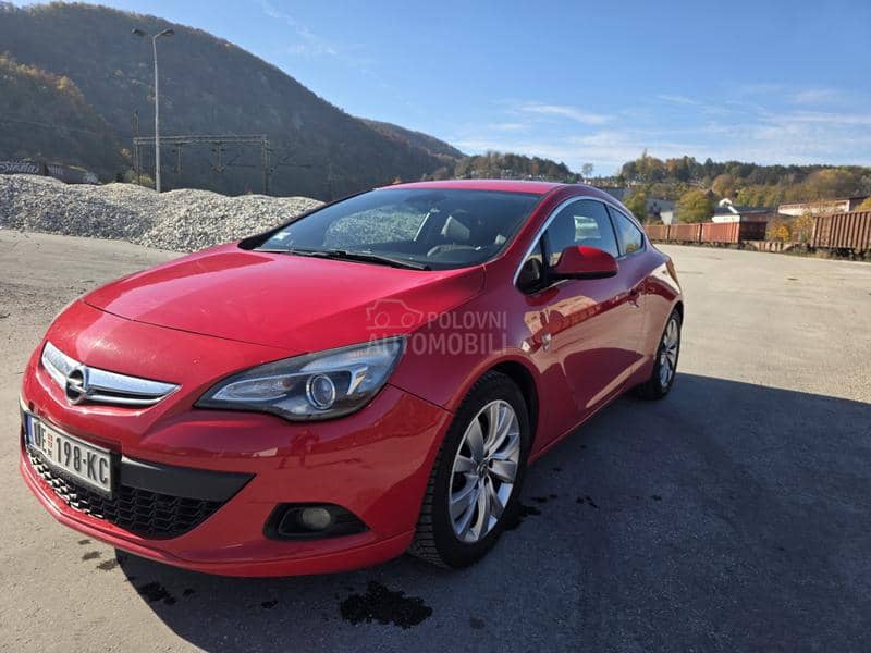 Opel Astra J SPORT GTC OPC