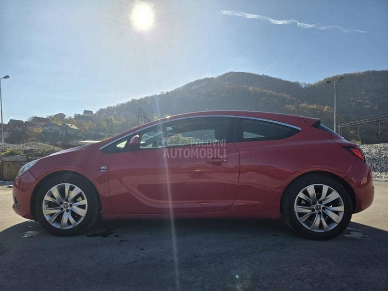 Opel Astra J SPORT GTC OPC