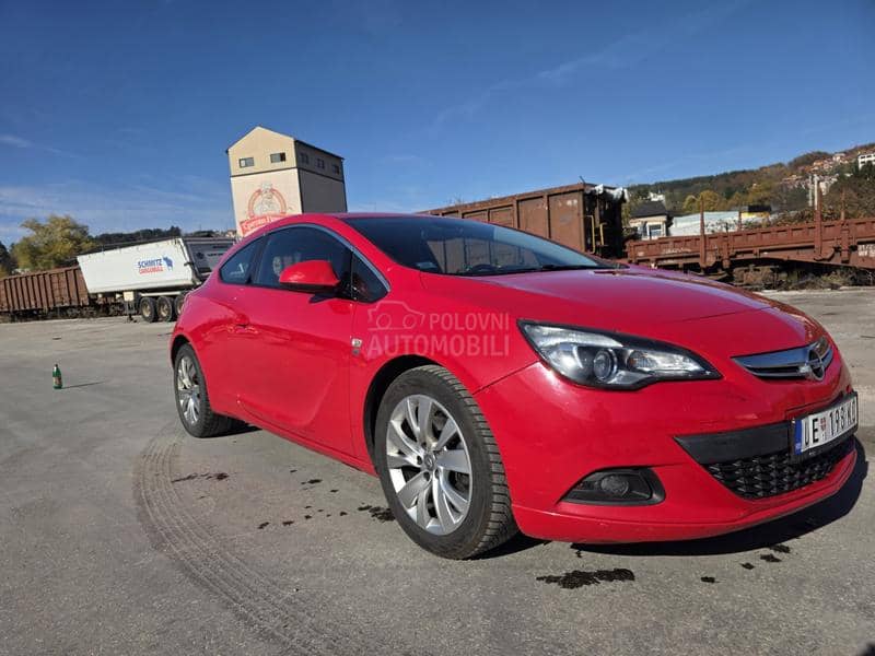 Opel Astra J SPORT GTC OPC