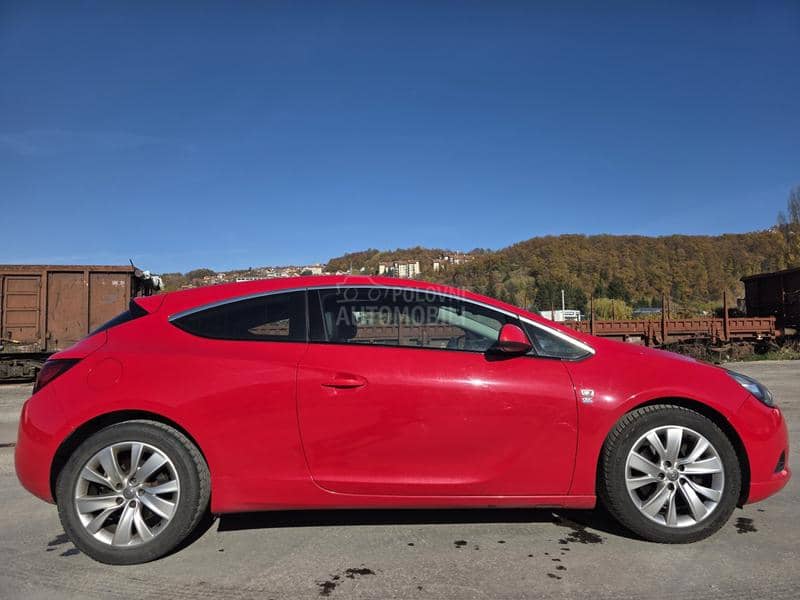 Opel Astra J SPORT GTC OPC