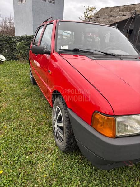 Fiat Uno 1.0 i.e BASE 5P