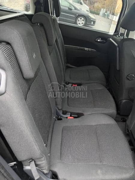 Peugeot 5008 7 SED