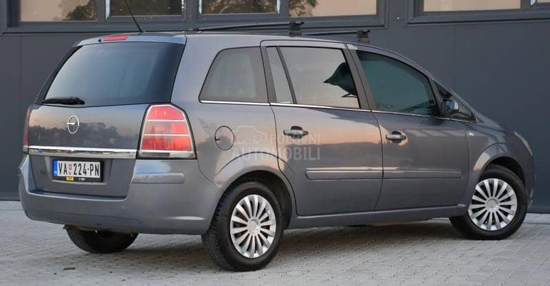 Opel Zafira 1.8 VLASNIČKI DOBAR