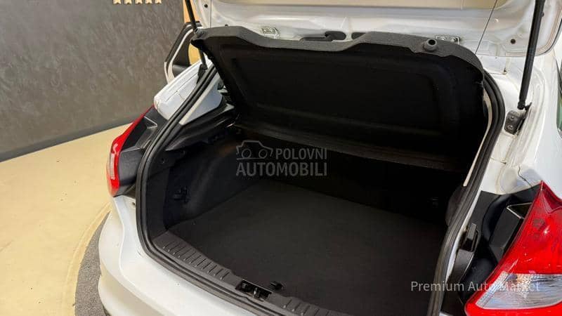 Ford Focus //1.6 TDCI//FUL/NOV
