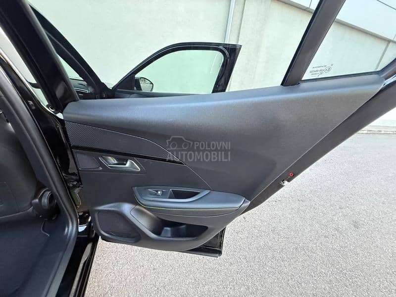 Peugeot 2008 EAT8 GT
