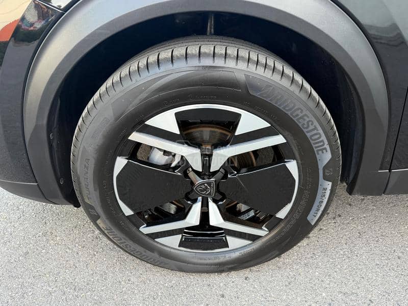 Peugeot 2008 EAT8 GT