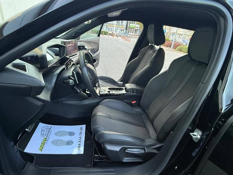 Peugeot 2008 EAT8 GT