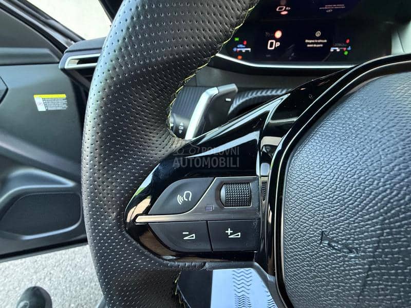Peugeot 2008 EAT8 GT