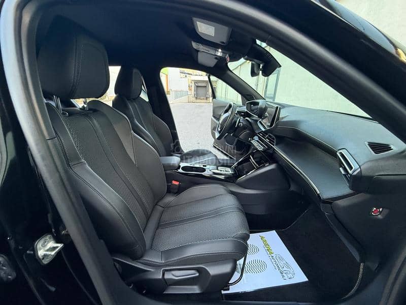 Peugeot 2008 EAT8 GT