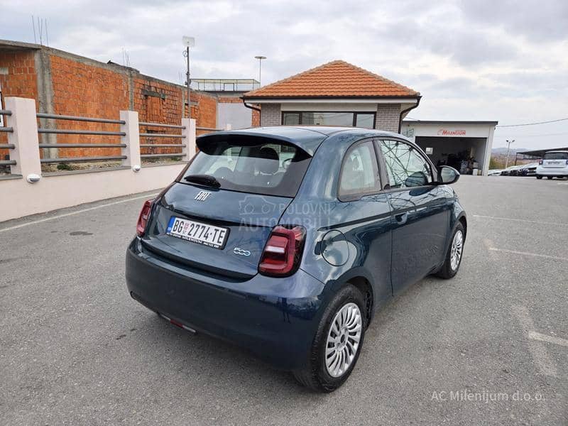 Fiat 500e 