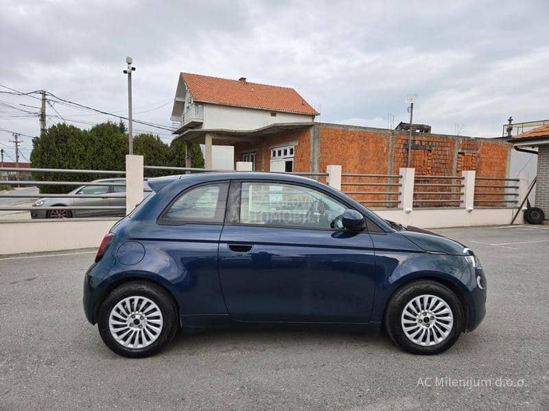 Fiat 500e 