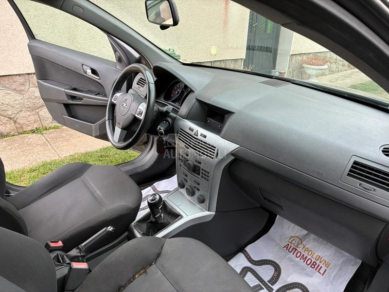 Opel Astra H 
