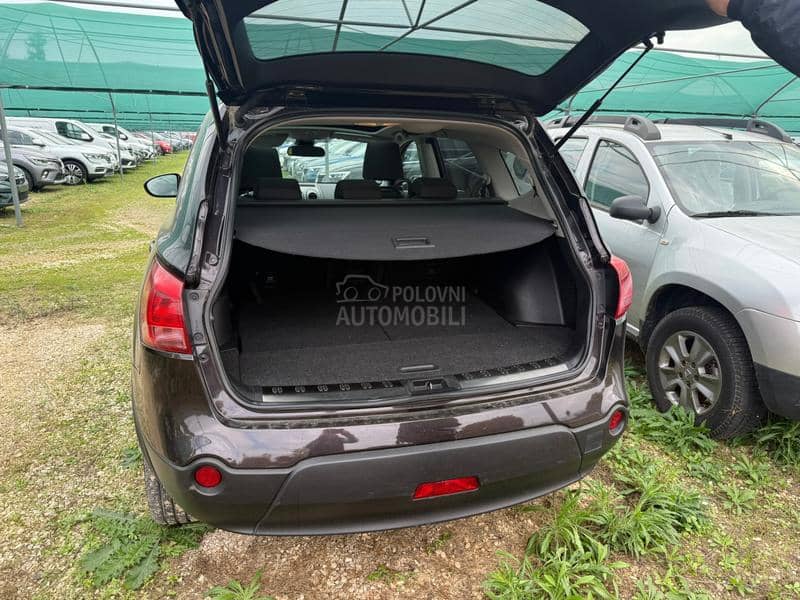 Nissan Qashqai + 2 TEKNA