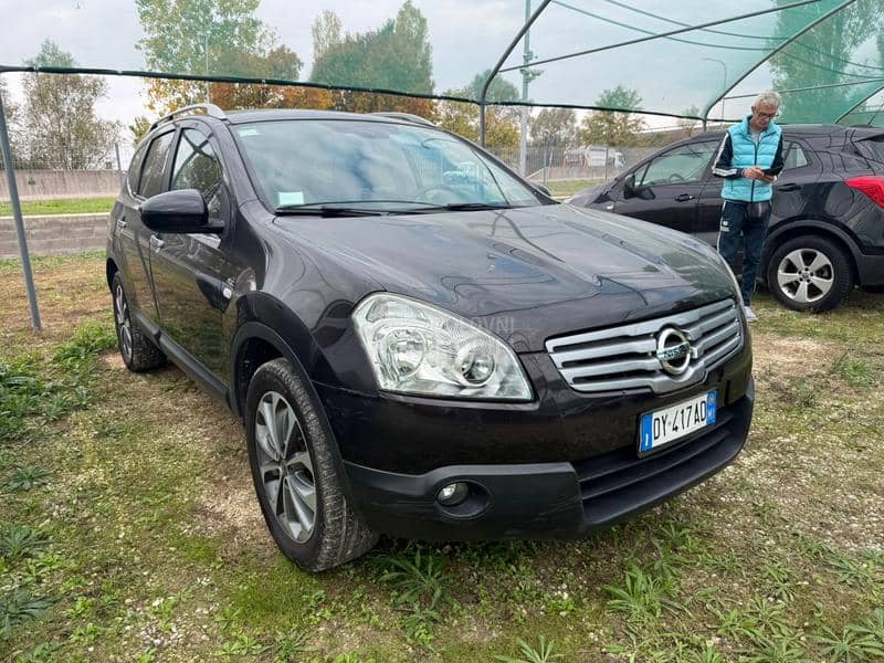 Nissan Qashqai + 2 TEKNA