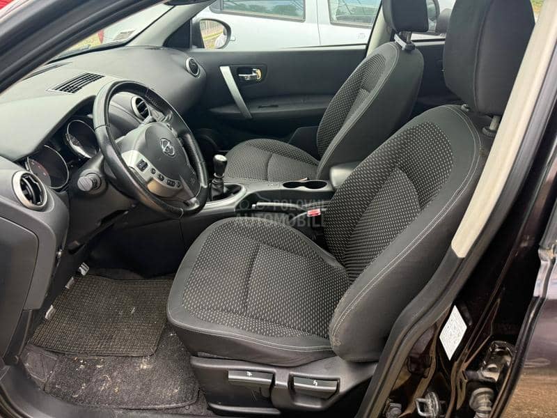 Nissan Qashqai + 2 TEKNA