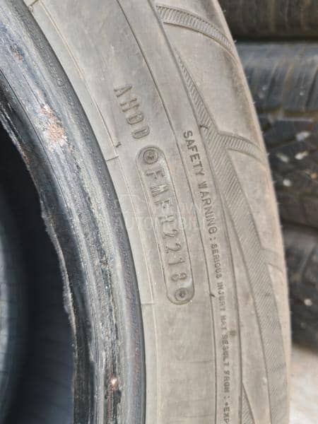 Falken 235/60 R17 Zimska