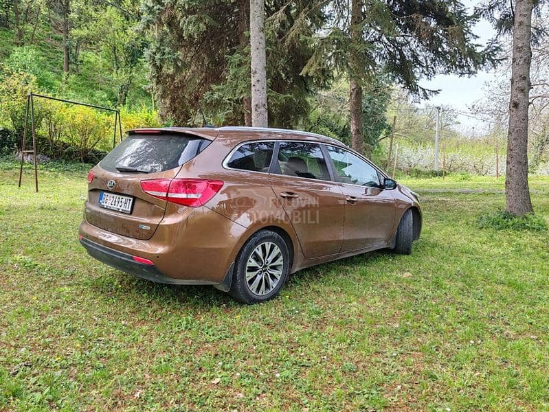 Kia cee`d sw 1.0 T-GDI