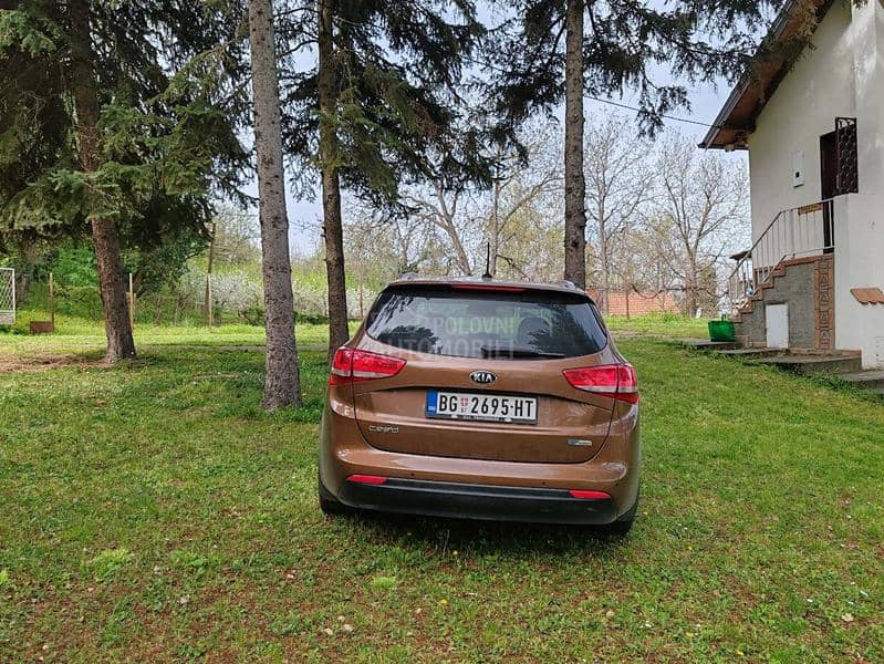 Kia cee`d sw 1.0 T-GDI