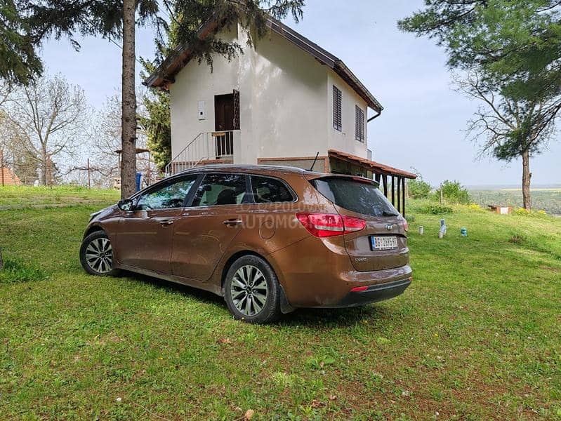 Kia cee`d sw 1.0 T-GDI