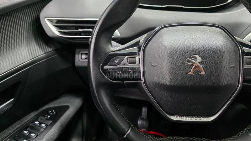 Peugeot 3008 1.2i PureTech