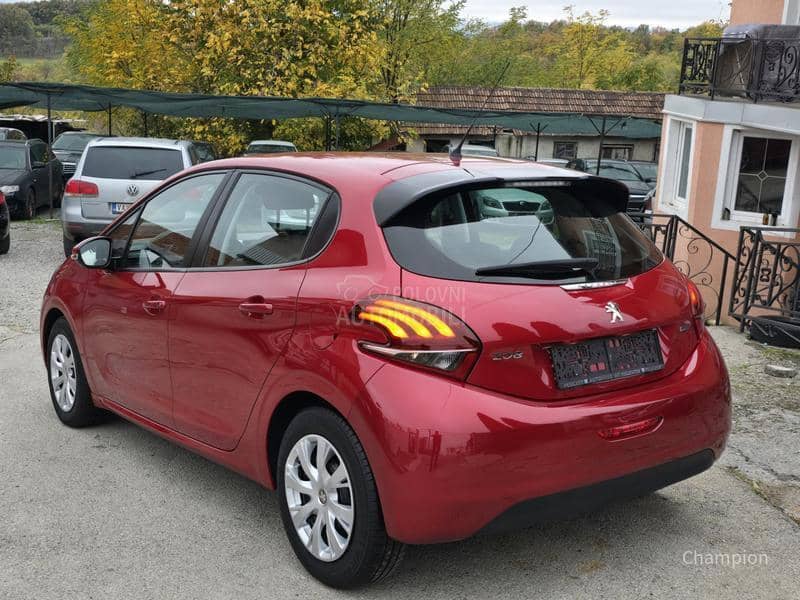 Peugeot 208 