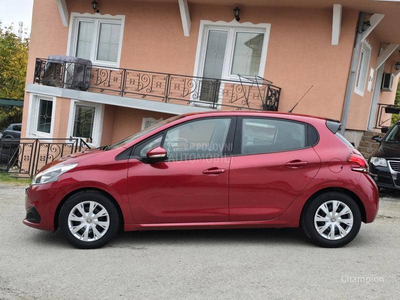 Peugeot 208 