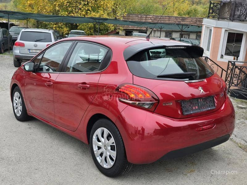 Peugeot 208 