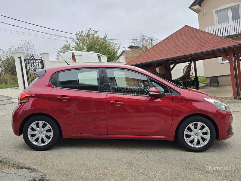 Peugeot 208 