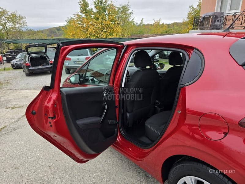 Peugeot 208 