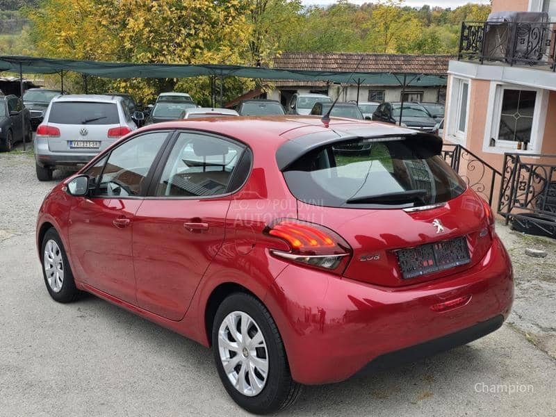 Peugeot 208 