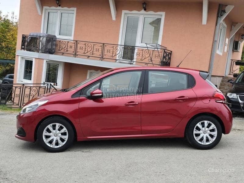 Peugeot 208 