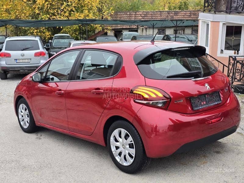 Peugeot 208 